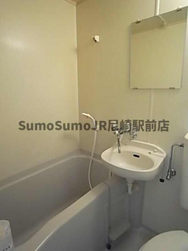 浴室(日々の疲れを癒すお風呂付です)