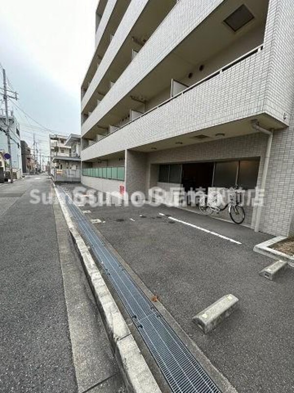 駐車場(駐車スペースもあります)