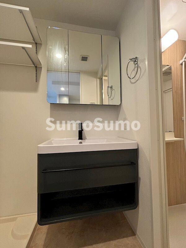 物件内観写真14　(コンパクトで使いやすい洗面所)