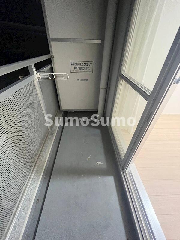 物件内観写真13　(暖かな日差しのふりそそぐバルコニー)