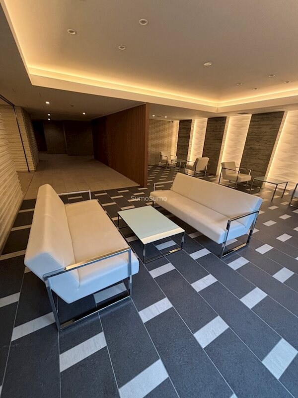 物件外観写真3　(ロビーです)