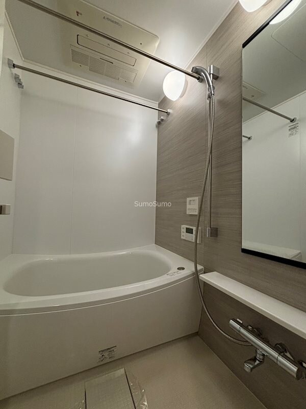 物件内観写真8　(日々の疲れを癒すお風呂付です)