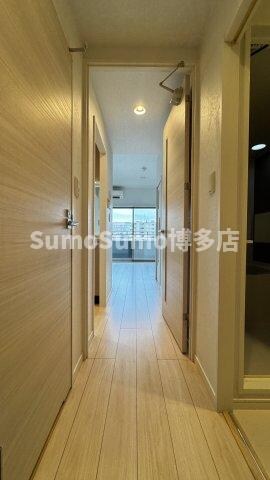 物件内観写真4　(シンプルで使いやすい玄関です)