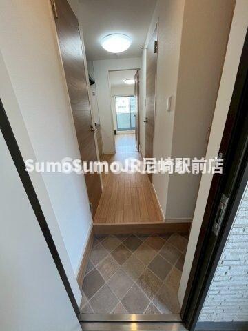 物件内観写真4　(きれいな玄関です)