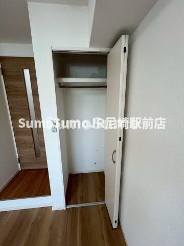 物件内観写真8　(収納豊富です)