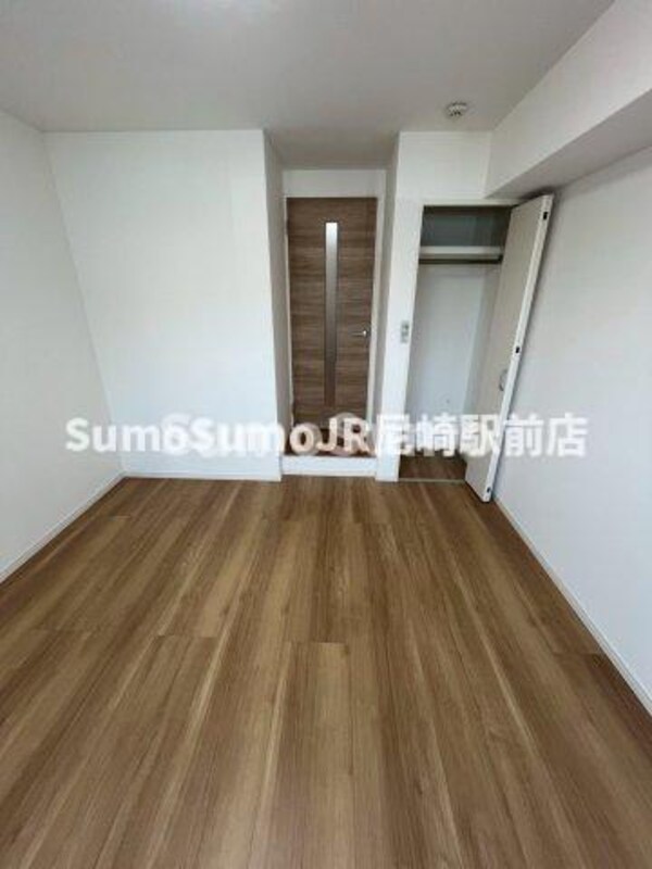 居室(使いやすいリビングです)