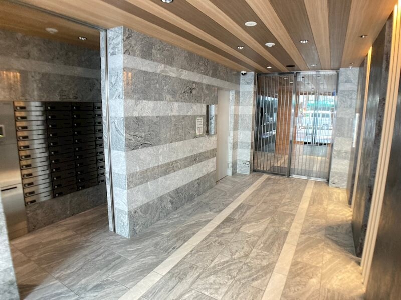 物件外観写真3　(ロビーです)