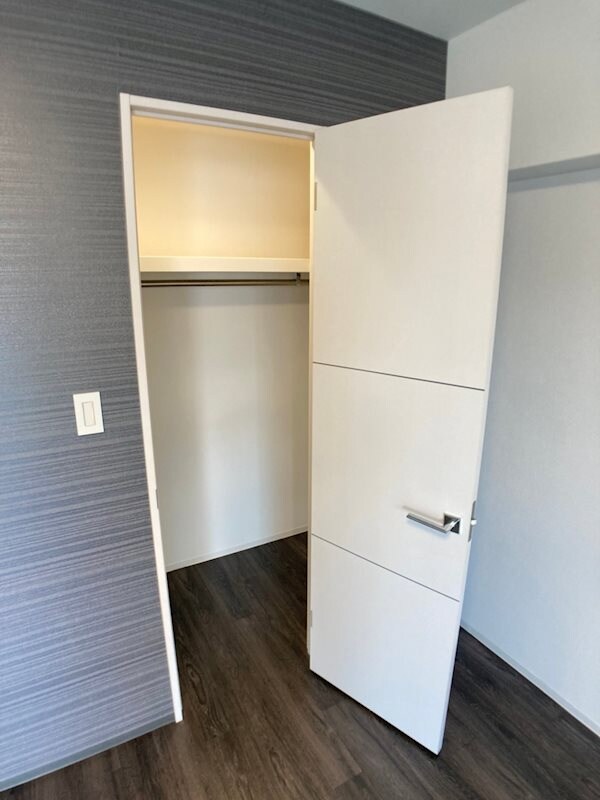 物件内観写真12　(便利な収納スペースです)