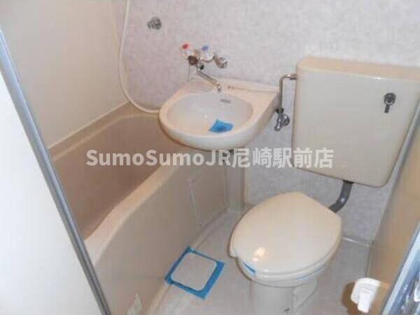 物件内観写真5　(コンパクトで使いやすいお風呂です)