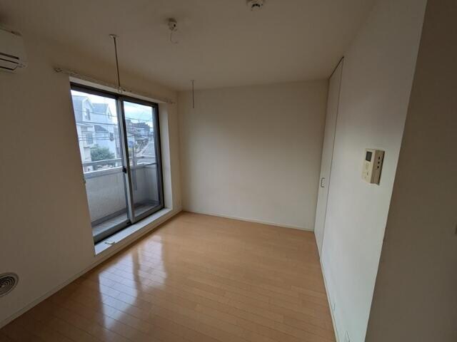 物件内観写真2　( )