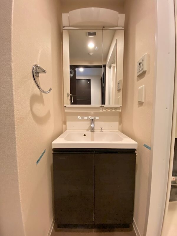 物件内観写真12　(コンパクトで使いやすい洗面所)