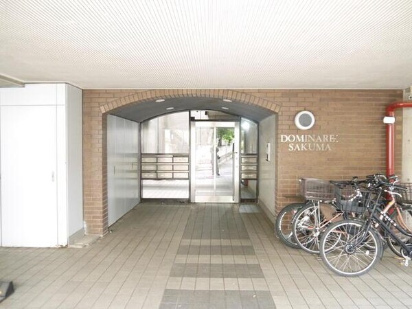 エントランス( )