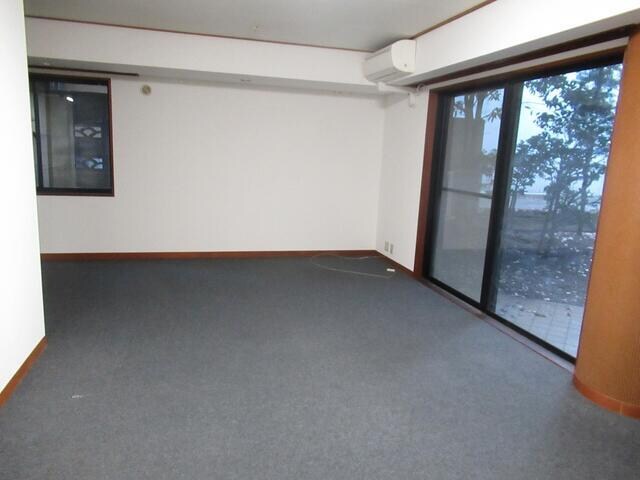 物件内観写真6　(ほかの部屋の写真を使用してお… )