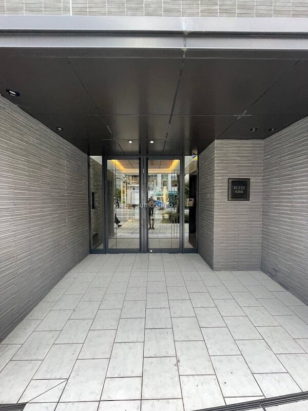 物件外観写真2　(エントランスです)