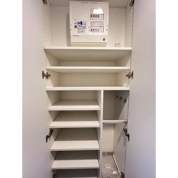 収納(※参考写真(同タイプ・別部屋) )