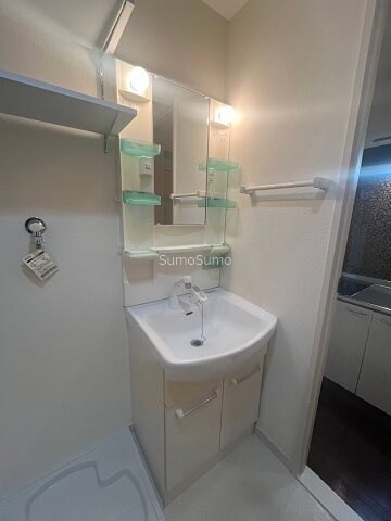 物件内観写真12　(忙しい朝には欠かせない洗面所です)