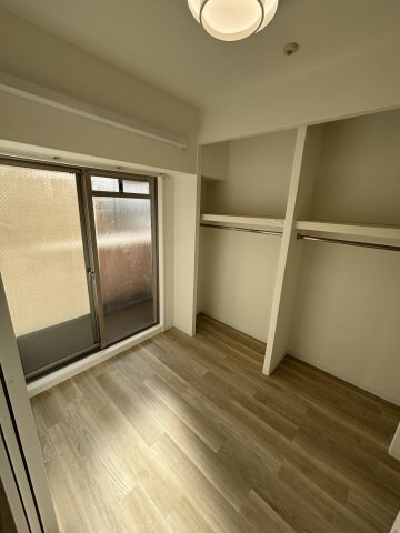 物件内観写真7　(おしゃれな居間です)