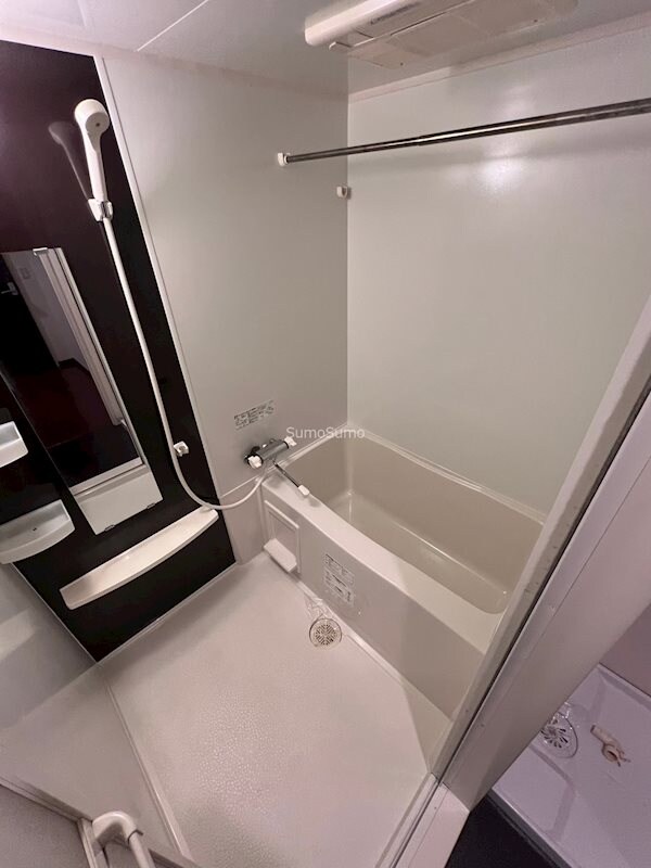 物件内観写真8　(落ち着いた空間のお風呂です)