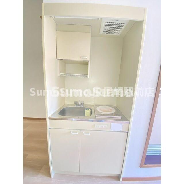 物件内観写真5　(コンパクトなキッチンで掃除もラクラク)