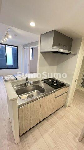 物件内観写真12　(コンパクトなキッチンで掃除もラクラク)