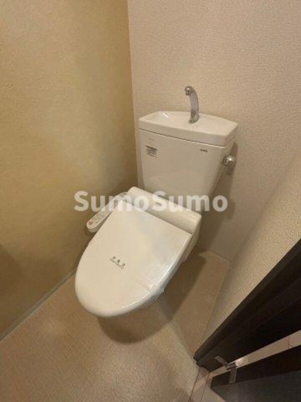 トイレ(コンパクトで使いやすいトイレです)