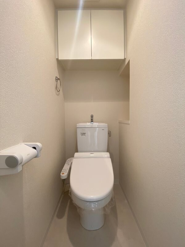 トイレ(落ち着いた色調のトイレです)