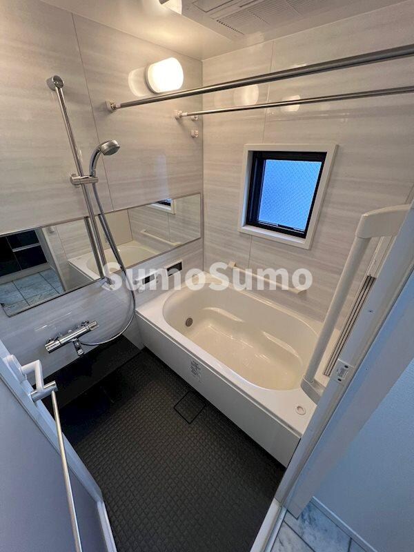 物件内観写真10　(落ち着いた空間のお風呂です)