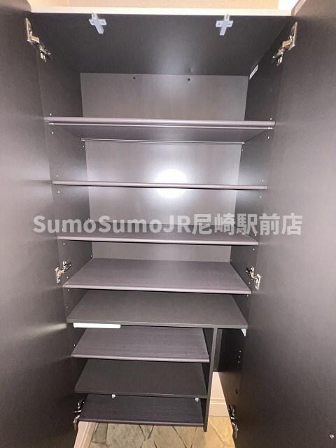 物件内観写真13　(専用の収納スペースです)