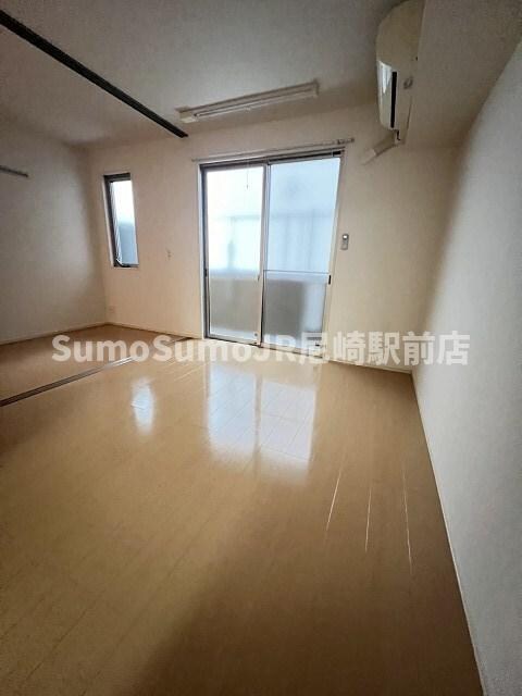 物件内観写真16　(ゆったりとしたリビングです)