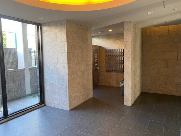 物件外観写真3　(建物の内部です)