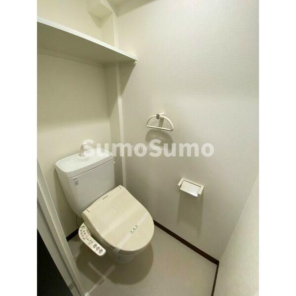 トイレ(落ち着いた色調のトイレです)