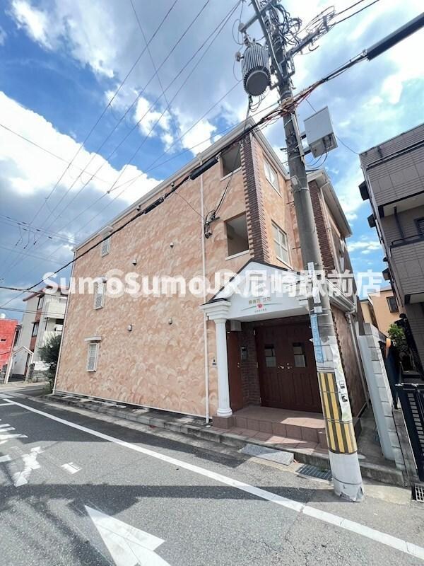 物件外観写真1　(外観もきれいです)