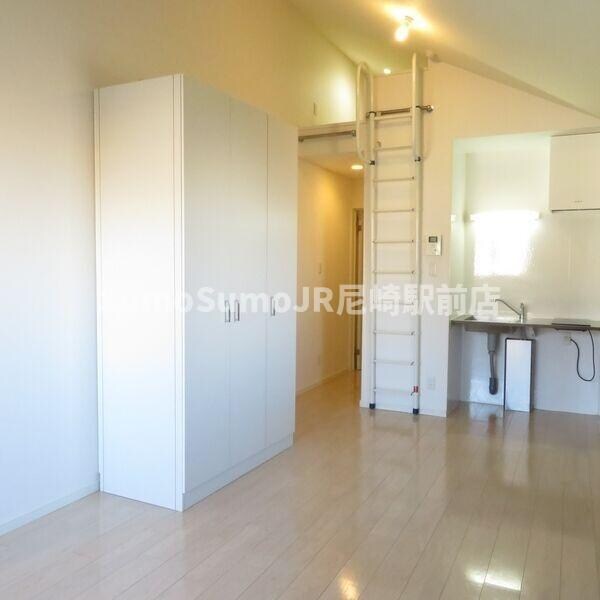 物件内観写真5　(ゆったり過ごせるリビングです)