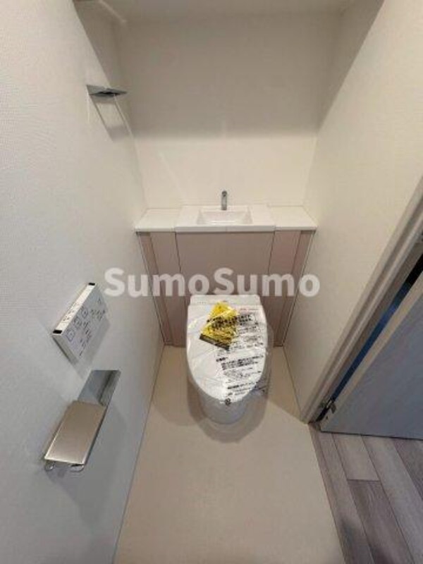 トイレ(落ち着いた色調のトイレです)