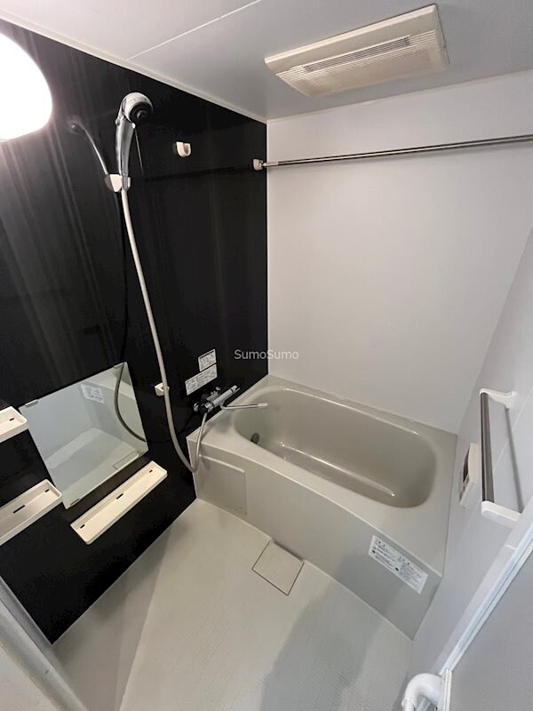 物件内観写真8　(落ち着いた空間のお風呂です)