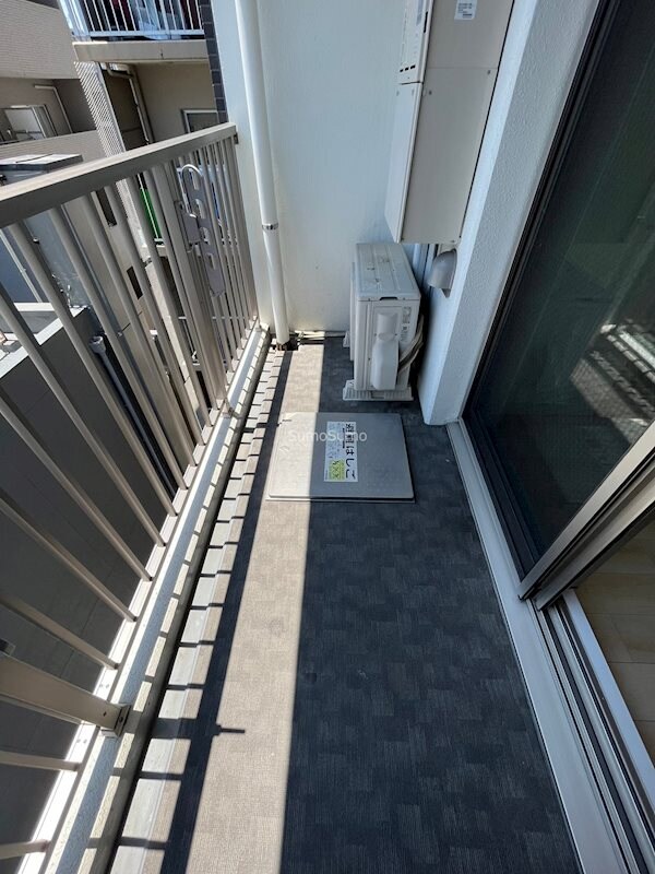 物件内観写真9　(バルコニーからの眺めを楽しみながら食事をしませんか)