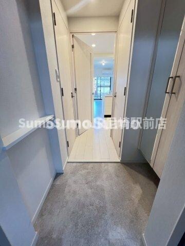 物件内観写真6　(ゆったりとした玄関です)