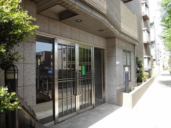 エントランス( )
