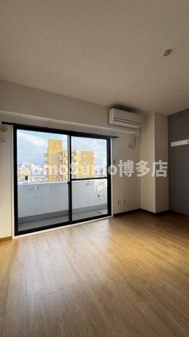 物件内観写真4　(ゆったり過ごせるリビングです)