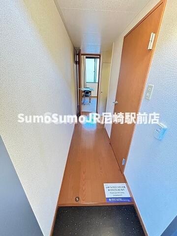 物件内観写真5　(シンプルで使いやすい玄関です)