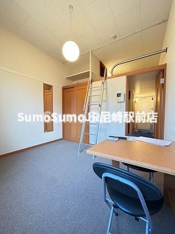 物件内観写真6　(おしゃれなリビングです)