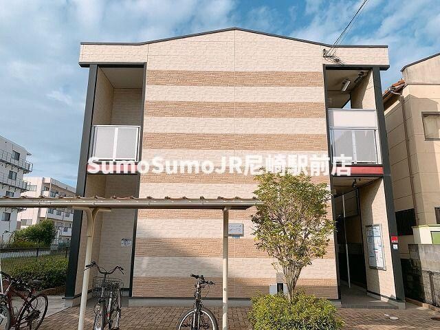 物件外観写真4　(落ち着いた雰囲気の外観です)