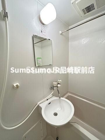 物件内観写真11　(使いやすい洗面所です)