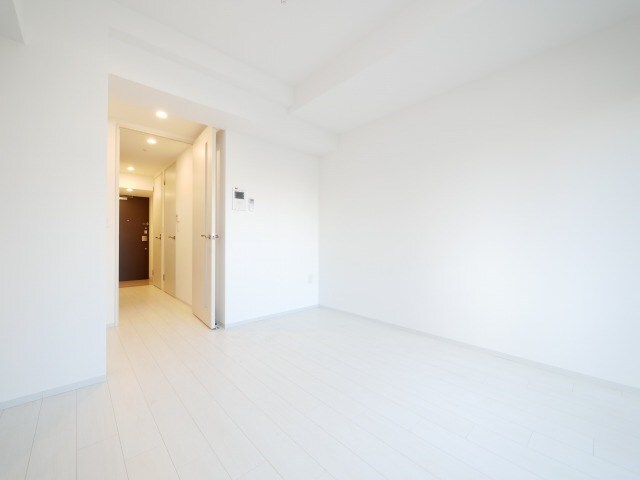 物件内観写真7　(落ち着いた色調の寝室です)