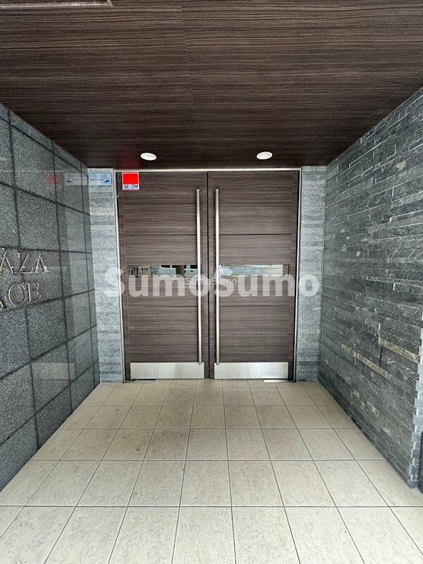 物件外観写真2　(建物の内部です)