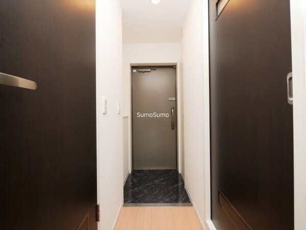 玄関(収納もある玄関です)