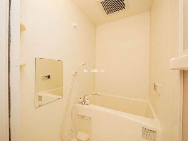 物件内観写真8　(日々の疲れを癒すお風呂付です)