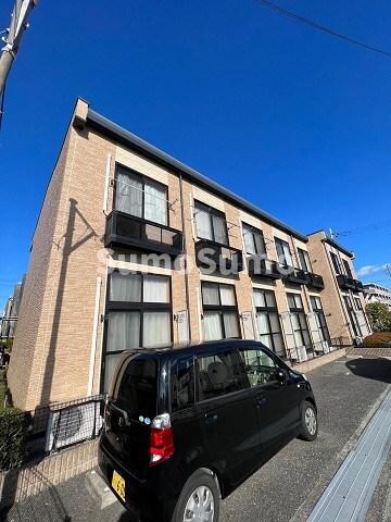 物件外観写真2　(落ち着いた雰囲気の外観です)