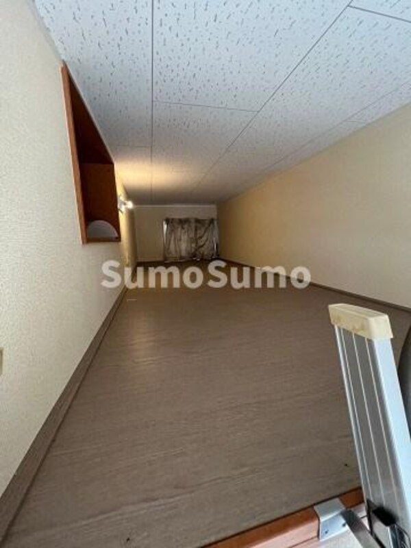 寝室(落ち着いて過ごせるお部屋なので、寝室にいかがでしょうか)