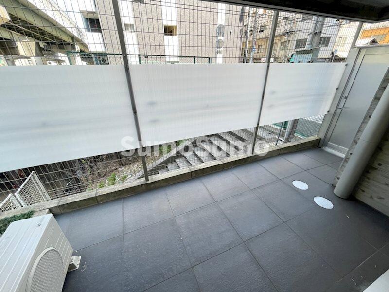 物件内観写真13　(バルコニーからの眺めを楽しみながら食事をしませんか)